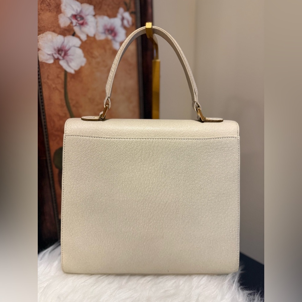 🎀Vintage Valentino Garavani Cream Top-Handle🎀 - Picture 2 of 16